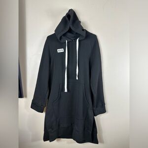 Ellie & Kate small black sweatshirt 22-1/2 p2p 36” length preowned slit side